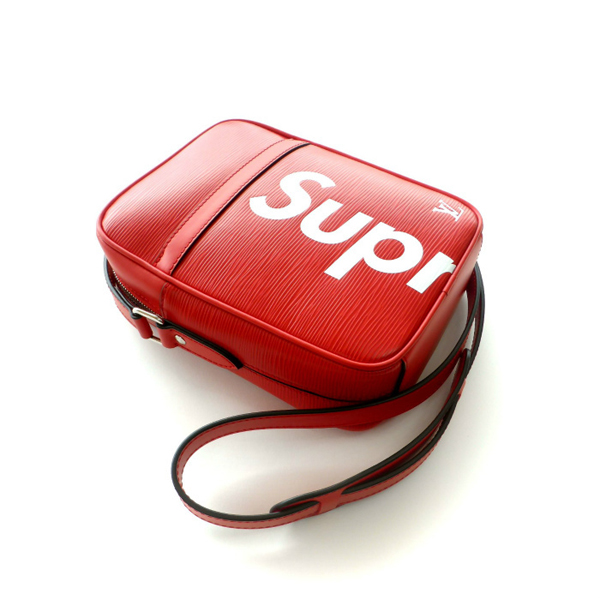 21-22AW 新作 シュプリーム ショルダーバッグ コピー   シュプリーム Leather Danube PM Shoulder   Bag Red 赤