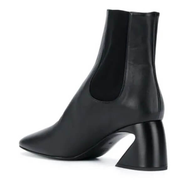 ジルサンダー ブーツ 偽物【JIL SANDER】モダンかつ上品なピンクベージュアンクルブーツ