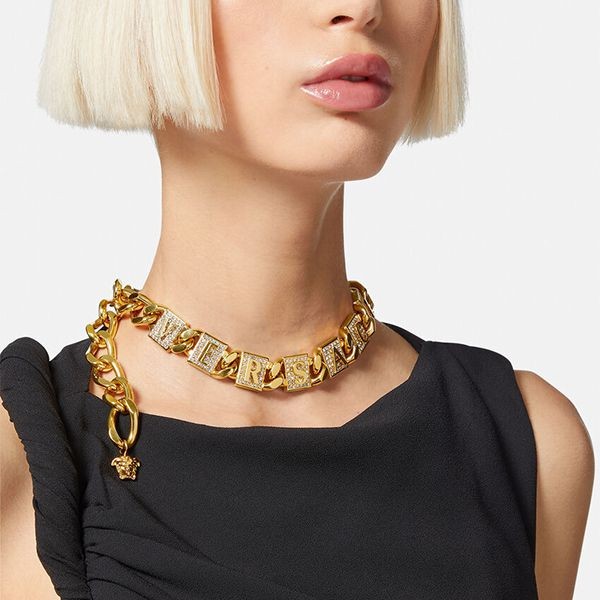 人気話題コラボ！ヴェルサーチ 偽物 CRYSTALS TILES NECKLACE クリスタル ネックレス 1008304-1A00621_4J090