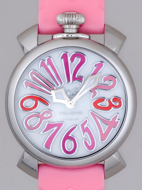 ガガ･ミラノスーパーコピー GAGAMILANO マニュアル　40mm　クォーツ z5020.6 ピンクラバー ホワイトシェル/ピンクカラーアラビア