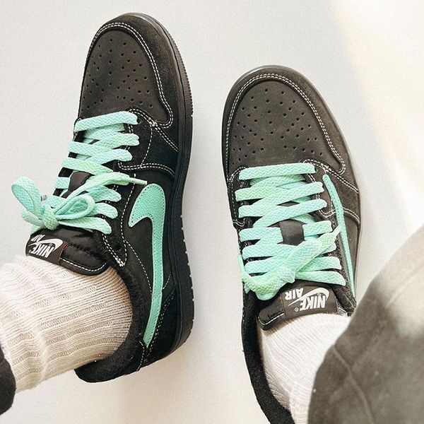 ナイキ ティファニー 偽物 nike ティファニー 偽物 ティファニー エアフォース1 Dunk Low ダンクSB Diamond Supply Co. 304292-402 意外性抜群のコラボモデル