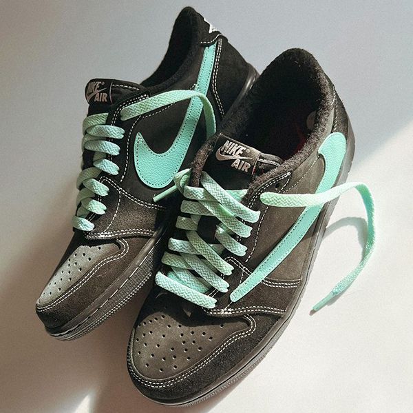 ナイキ ティファニー 偽物 nike ティファニー 偽物 ティファニー エアフォース1 Dunk Low ダンクSB Diamond Supply Co. 304292-402 意外性抜群のコラボモデル