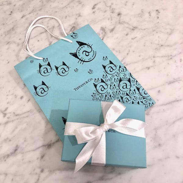 ティファニー キャットストリート財布 コピー TIFFANY ネコモチーフ​★猫 ​ストアロゴ入り★2021新作 ​小型二つ折り財布