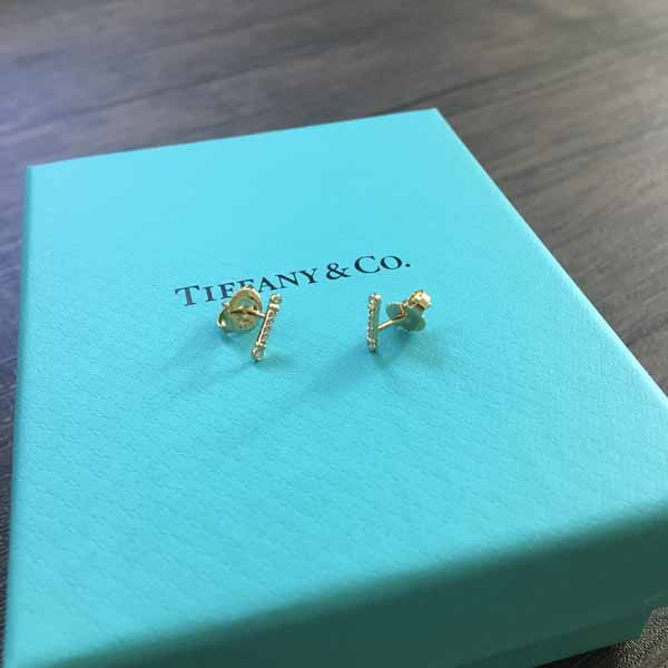 人気ティファニー ピアス 偽物 18K ダイヤモンドバー ピアス