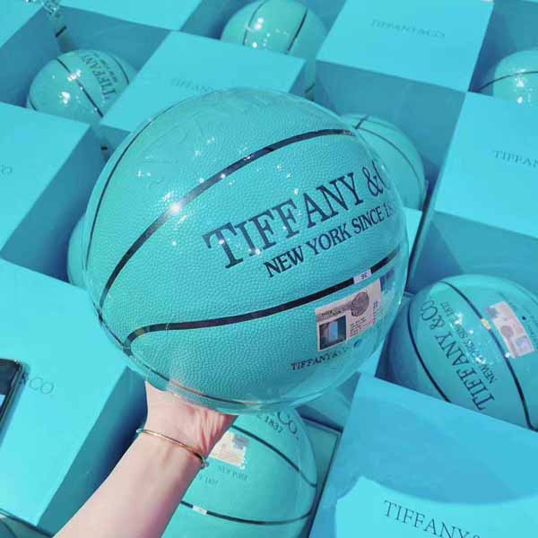 【入手困難】ティファニー x Spalding 偽物 バスケットボール ブルー