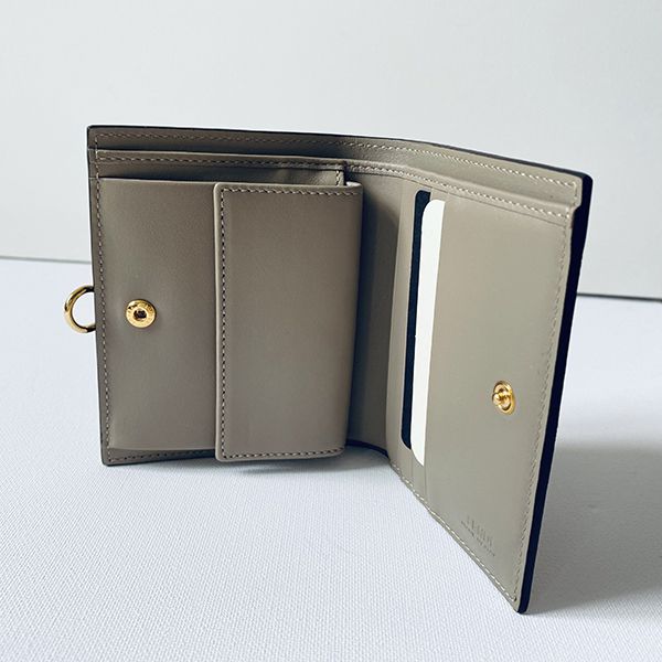 フェンディ 財布 偽物☆金具がおしゃれ　By the way コンパクトウォレット