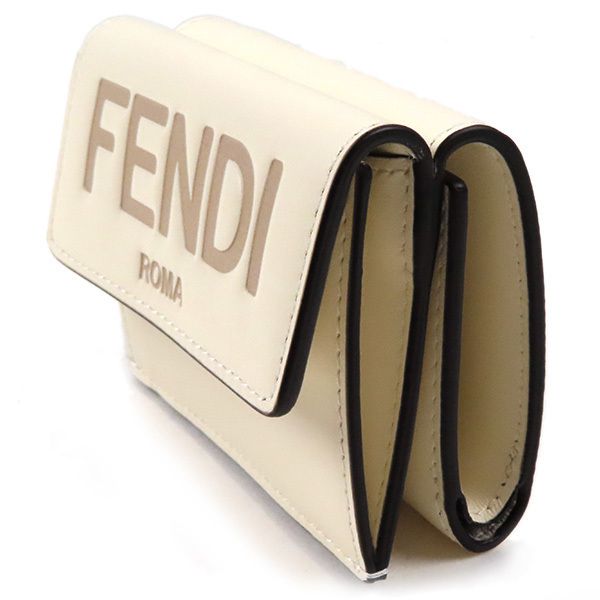 フェンディ 財布 偽物 ROMA Micro Trifold 三つ折り財布 8M0395