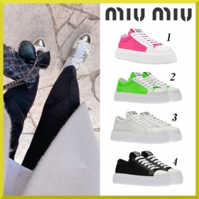   ベルシュカ(Bershka)メンズコレクション~miumiuスニーカー