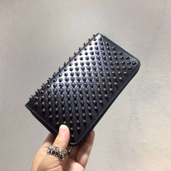 2023新色 クリスチャン ルブタン スーパーコピー Louboutin希少なブラックの るぶたんコピーPANETTONE長財布