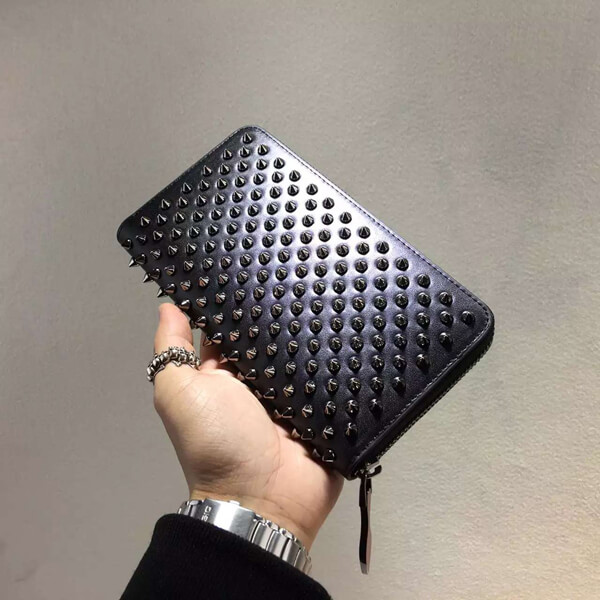 2023新色 クリスチャン ルブタン スーパーコピー Louboutin希少なブラックの るぶたんコピーPANETTONE長財布