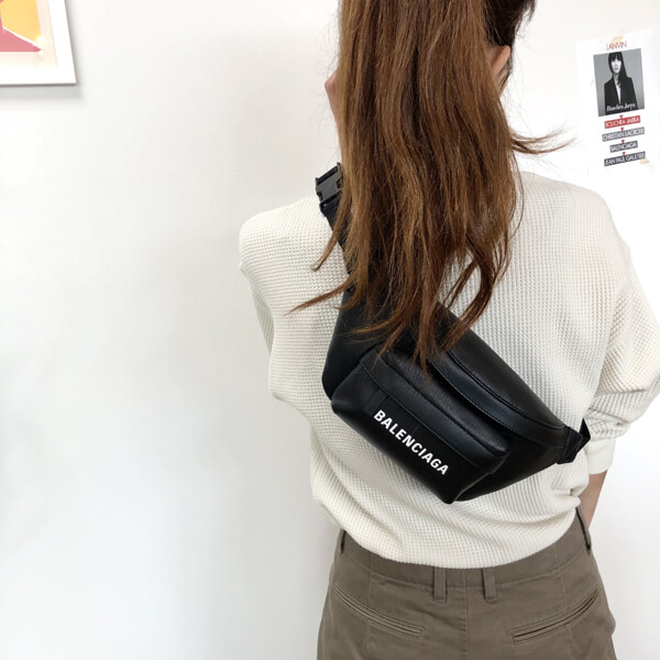 Everyday バレンシアガ ウエストポーチ 偽物 エブリデイ 579617 DLQQN 1000 数量限定版可愛い