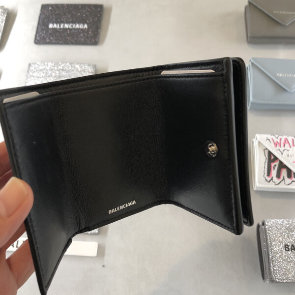 バレンシアガ ミニ財布 コピー バレンシアガ 19新ロゴミニ財布☆各バージョン稀少！日本未入荷追跡付き発送