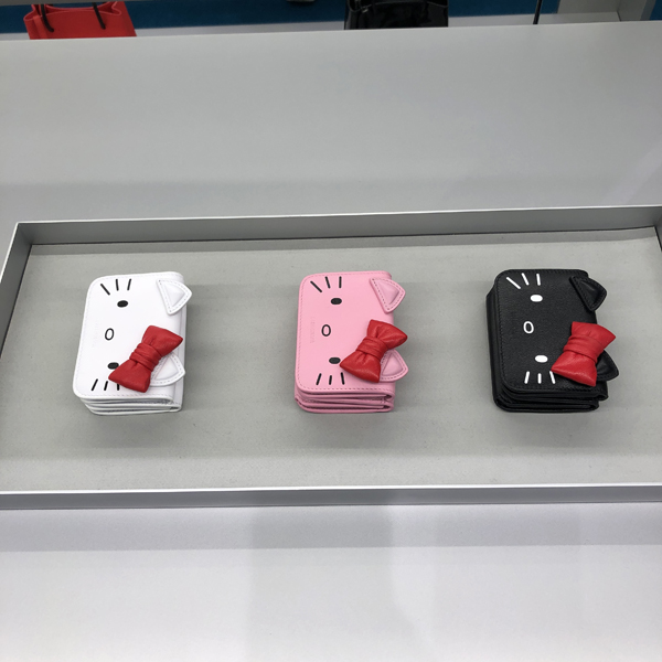 バレンシアガ 財布 コピー バレンシアガ キティ 財布×HELLO KITTY 2023春夏限定コレクション ハローキティモチーフ ミニウォレット【限定品】6190171CBQ35616