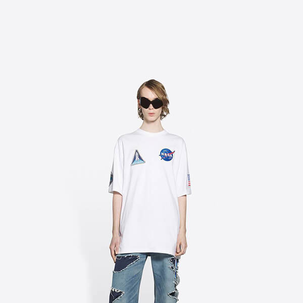 コラボ【バレンシアガ ロゴTシャツ 偽物】× NASA スペース ロゴTシャツ