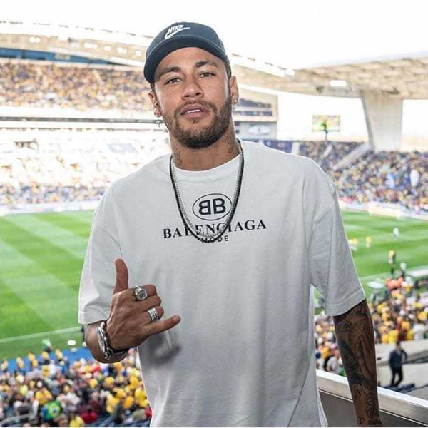 バレンシアガ tシャツ 激安 スーパーコピー 2023SS超レア欲しい超限定ロゴ Tシャツ
