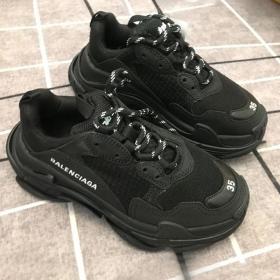 バレンシアガ トリプルs 偽物☆2023新作 バレンシアガスーパーコピー Triple S Sneakers 483547 W06E1 1000 ☆