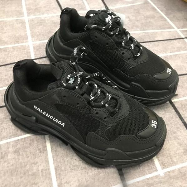 バレンシアガ トリプルs 偽物☆2023新作 バレンシアガスーパーコピー Triple S Sneakers 483547 W06E1 1000 ☆