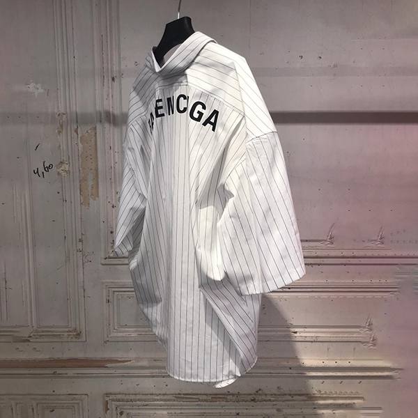【バレンシアガ 偽物 シャツ】スウィングシャツ ピンストライプ 622051TIM359040