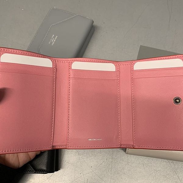 完売人気バレンシアガ エンべループミニウォレット＊各色日本未入荷
