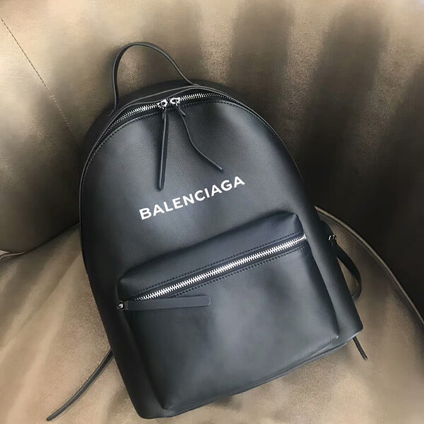 バレンシアガスーパーコピー バレンシアガ エブリディ バックパック 5O2847D6W2N1000