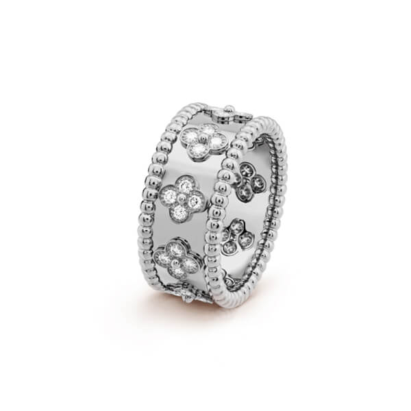 ヴァンクリ 偽物 リング【Van Cleef&Arpels】ペルレ クローバー リング ミディアム