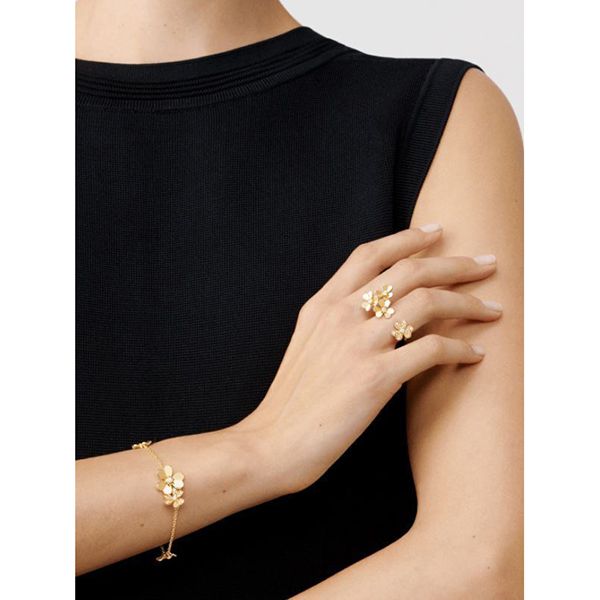 フリヴォル コピー リング【人気商品】ヴァンクリーフ 偽物 Van Cleef & Arpels Frivole オープンリング VCARP3W500 新作入手困難