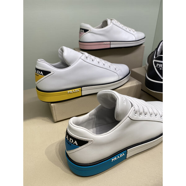 PRADA(プラダ スニーカー コピー)三角ロゴ付きスニーカー