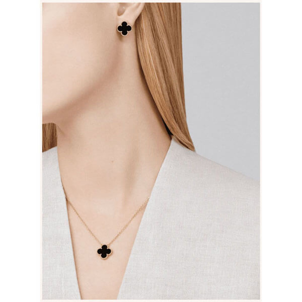 アルハンブラ パロディ ヴァンクリーフ＆アーペル ペンダント 偽物 Van Cleef & Arpels 豪華 ヴィンテージ ネックレス 石 ヴァンクリーフ 偽物 見分け方