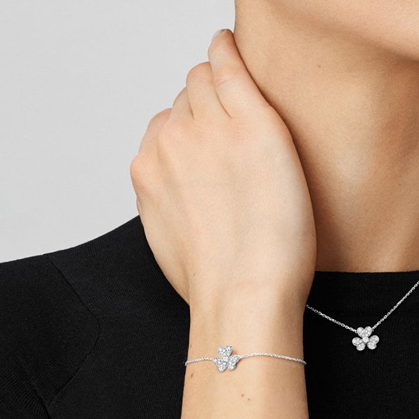フリヴォル コピー ブレスレット ヴァンクリーフ 偽物 Van Cleef & Arpels＊Frivole ミニモデル ダイヤ VCARP3W200 大人気！注目度抜群！