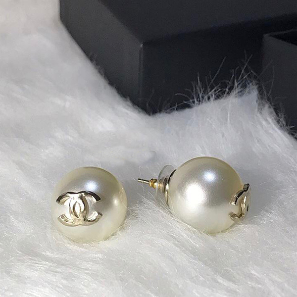 ​新作 エレ女大粒パール シャネル ピアス スーパーコピー ビッグ A85148Y02066_Z2048