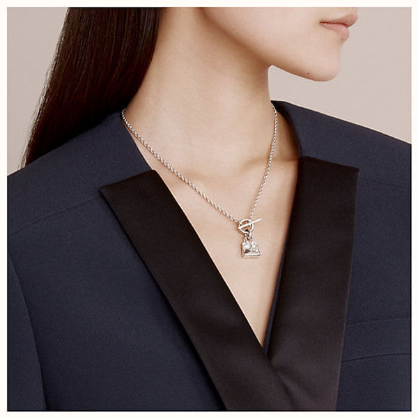 エルメス ネックレス 偽物 ペンダント《エルメス アミュレット》バーキン H104425B 00 505