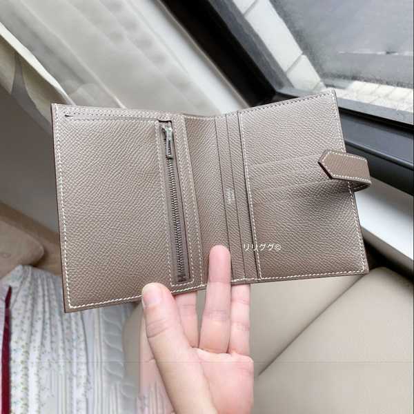 ​エルメス ベアン 偽物 コンパクト財布☆2023AW入手困難  エトープ/エトゥープ