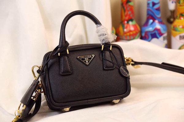 PRADA☆ プラダスーパーコピーサフィアーノレザーポーチ バッグ ☆ BN53789