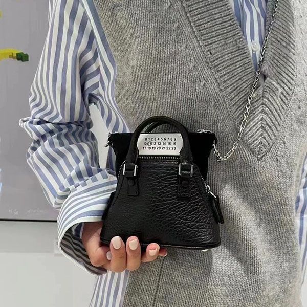 メゾンマルジェラ 偽物 MM6 トートバッグ 5AC ミニ ベビー Leather Baby bag