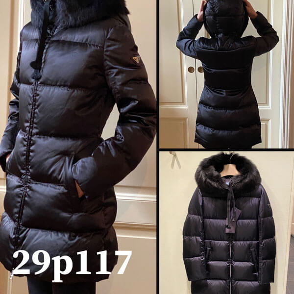 プラダ ダウン コピー PRADA ファーフード付 ダウンコートシープスキンファー29P117