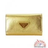 プラダ 偽物 型押しレザーキーケース 1M0222 SAF.ORO PLATINO
