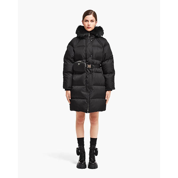プラダ ダウン 偽物 入手困難 欲しい超限定Re-Nylon gabardine puffercoat ダウンジャケット 291812_1WQ8_F0002_S_202