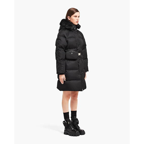プラダ ダウン 偽物 入手困難 欲しい超限定Re-Nylon gabardine puffercoat ダウンジャケット 291812_1WQ8_F0002_S_202