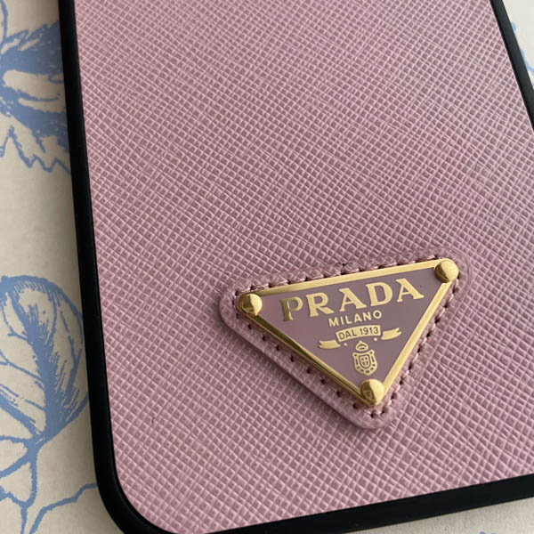 プラダ iPhone12ケース コピー【PRADA】NEWロゴ付きiPhone12/12Pro/ ケース 1ZH133