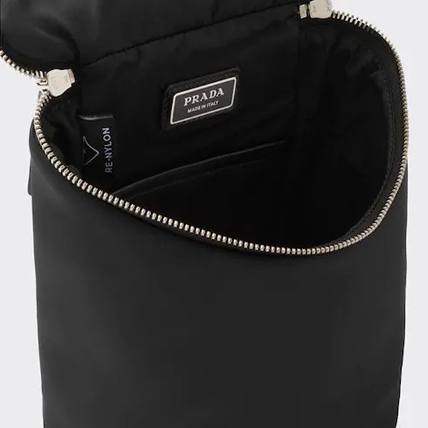 【プラダ】22SS Re-Nylon xレザー スーパーコピーショルダーバッグ ロゴ入り