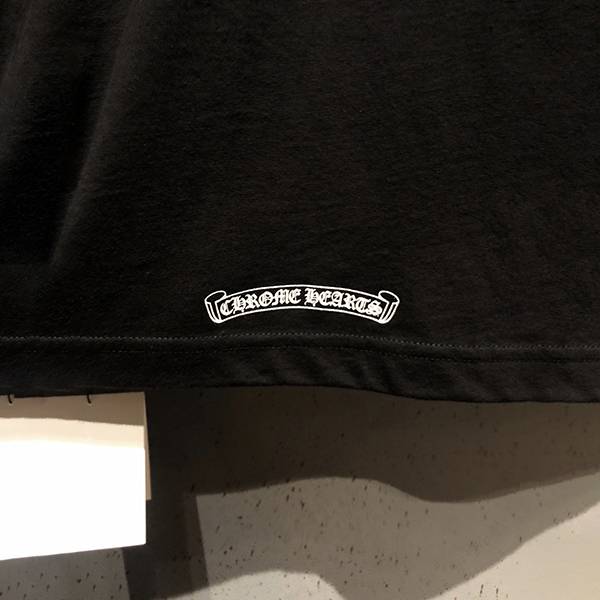 新品 クロムハーツtシャツ 偽物 半袖カットソー セレブ多数愛用