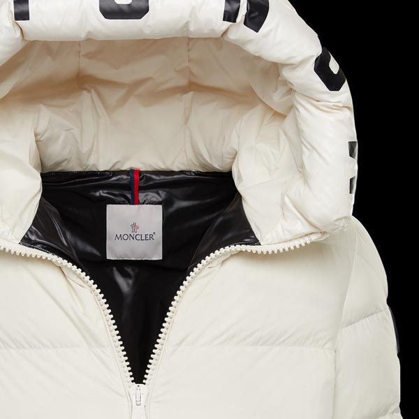 モンクレール 偽物 ​20/21秋冬芸能人 MONCLER ダウンジャケット DUBOIS セールで奇跡の入荷