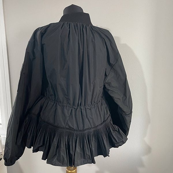 モンクレール 新作 偽物 ダウン 限定/関税込 モンクレール Mirac Bomber black4416324 限定