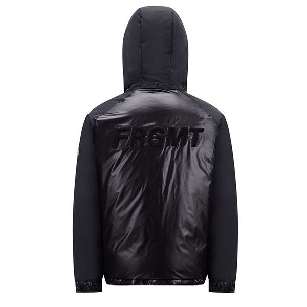 モンクレール マヤ 偽物 マヤ70 バイ フラグメント ジャケット Moncler から藤原ヒロシの手掛けた Maya 70 by FRGMT