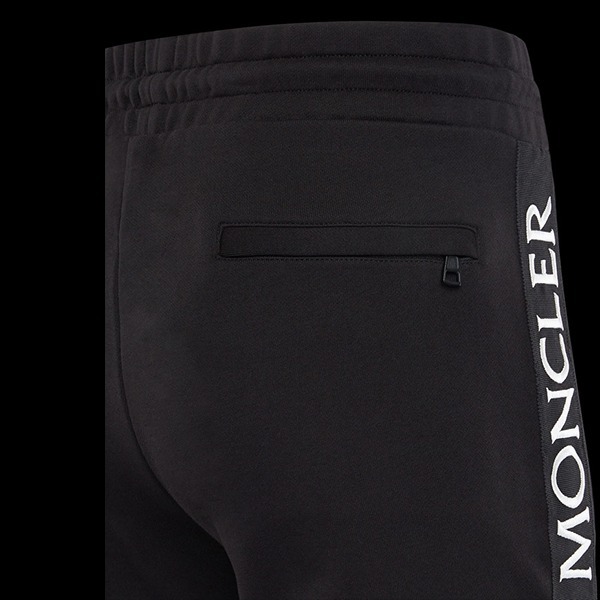 モンクレール パンツ 偽物 ロゴがオシャレなカジュアルパンツ 0918H72600V8183999 1年中使える.