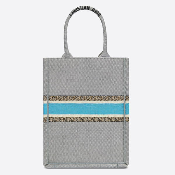 ディオール ブックトート 偽物 BOOK TOTE バーティカルバッグ Fleurs Bibliques エンブロイダリー