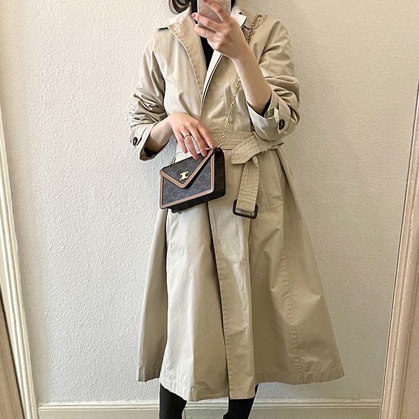 【セリーヌ コピー】 TRIOMPHE CANVAS WALLET チェーンウォレット21/22AW新作