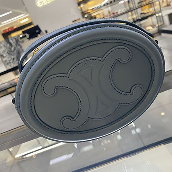 セリーヌ OVAL SHOULDER CLUTCH トリオンフ 偽物 全色【入手困難】10I703DPQ