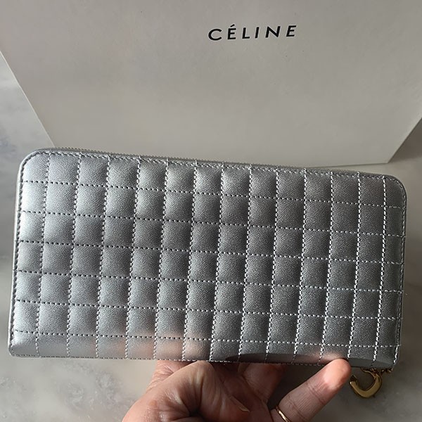 ★セリーヌ★Cチャーム ジップアラウンド長財布 コピー★キルト