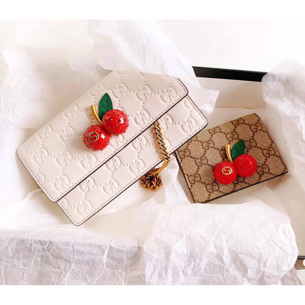 グッチ さくらんぼ 偽物 グッチ いちご コピー チェリーミニバッグ シグネチャー Women 財布 481291 0G6ET 8597